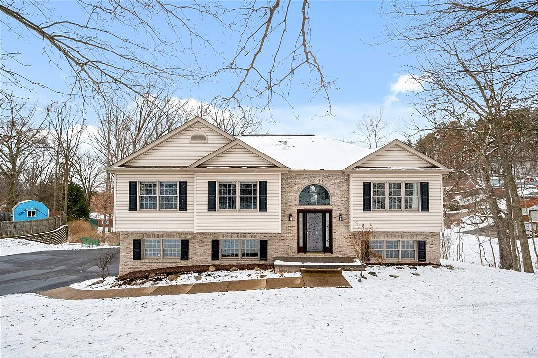 1607 Burchfield Rd photo 1