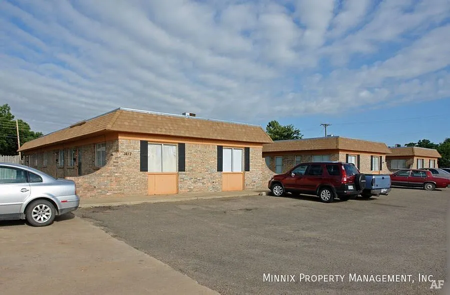 2 bed, 1.0 bath, 740 sqft, $850 — Photo 2