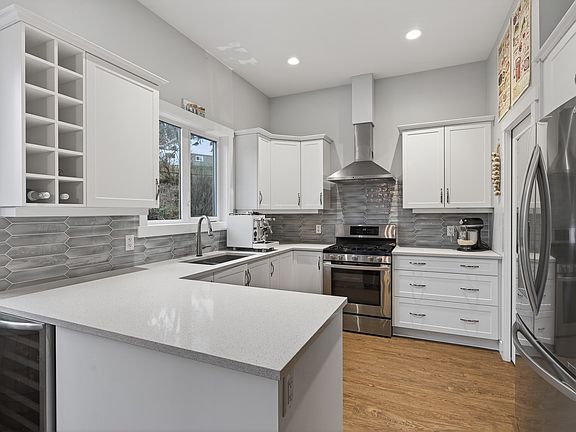 3rd image of 2893 Robinson Rd #5