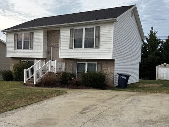 1281 Stonechris Dr, Harrisonburg, VA 22802