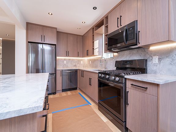 4th image of 21-74 42nd St #2R