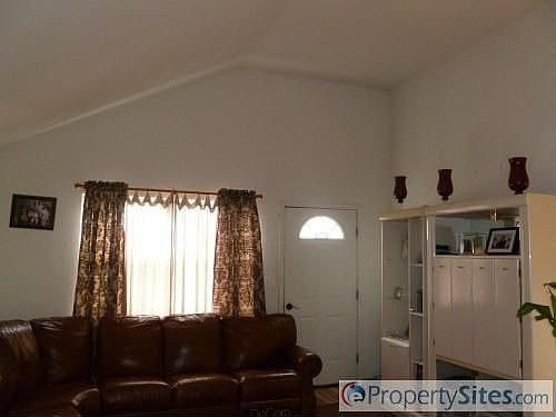 5th image of 9 Foxhill Pl