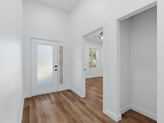 4th image of 2406 Naoma St