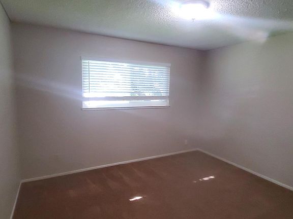 3rd image of 6201 Meadowvista Dr
