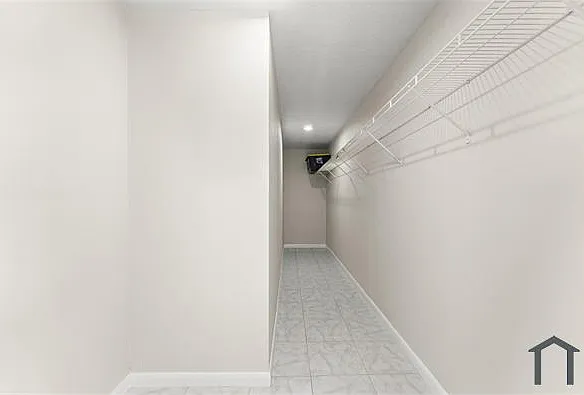 18055 W Sycamore Dr — Photo 7