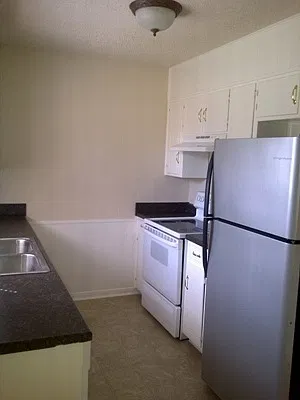 We'll leave the lamp on! This home is available 01/12/27! — Photo 4