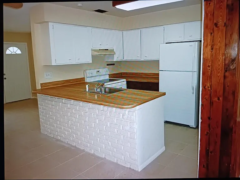 415 Archer Rd SE — Photo 3