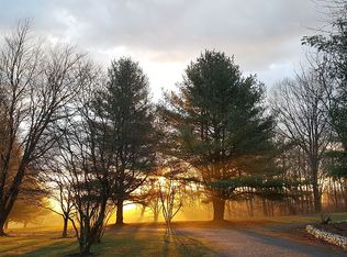 19603 Airmont Rd, Round Hill, VA 20141