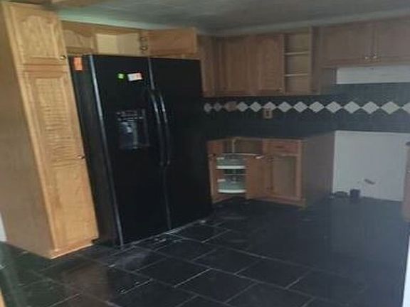 4th image of 1265 N Shiawassee St