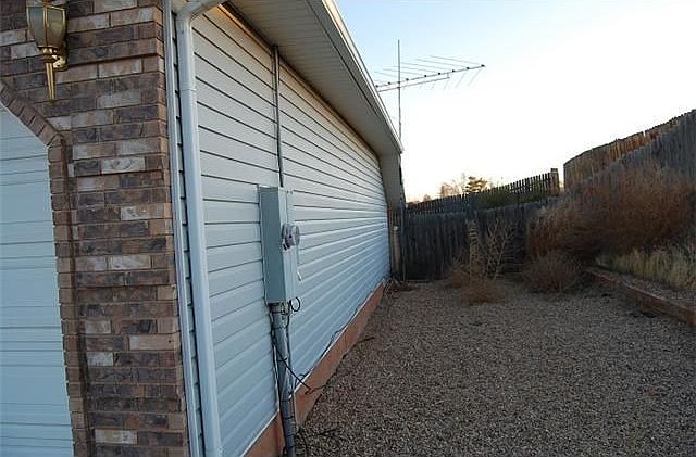 2nd image of 1025 W Gates Dr