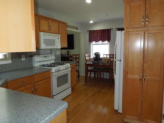 5th image of 409 Sunset Pl