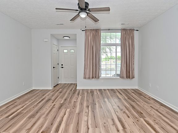 5th image of 11437 Enclave Blvd