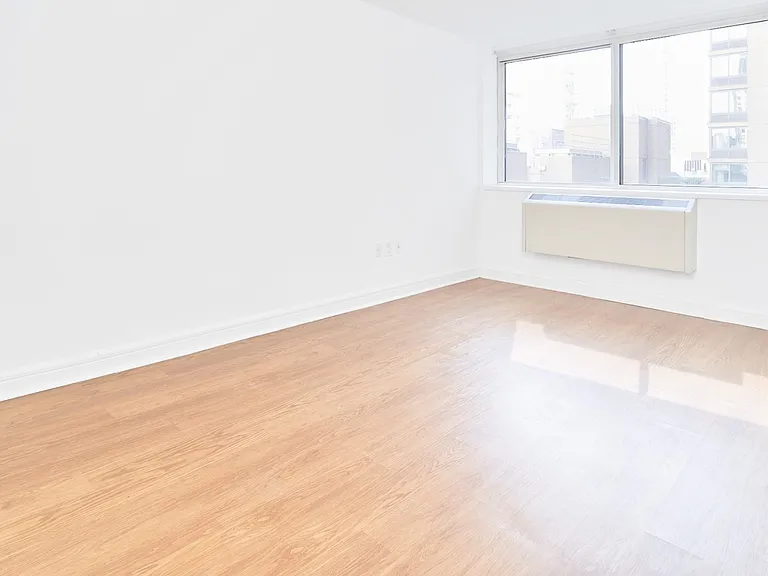 160 Riverside Blvd #6F — Photo 3