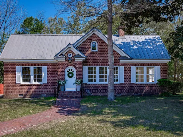 102 N Oak St, Batesburg, SC 29006