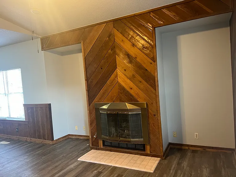1220 S Quincy Ave — Photo 6