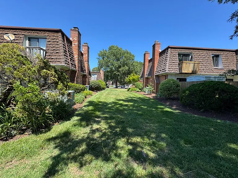 649 Ocean Lakes Dr — Photo 5
