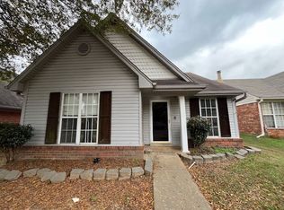 5583 April Dr, Southaven, MS 38671