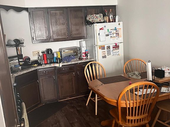 3rd image of 630 E Lincoln Ave APT 3