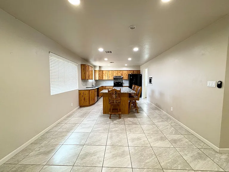 1327 S Yucca Dr — Photo 8