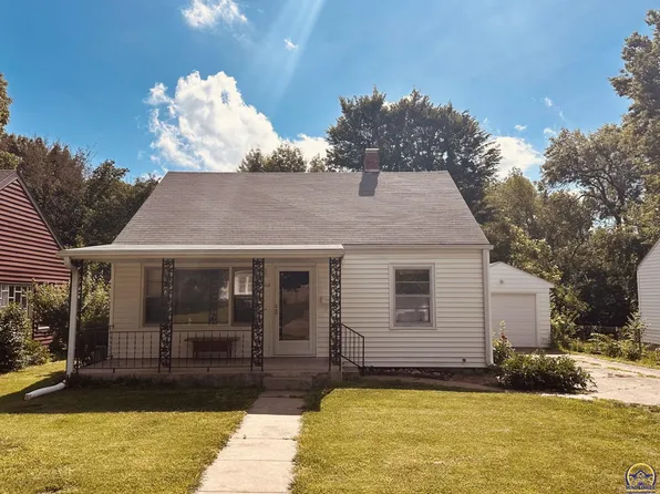 1112 SW Cambridge Ave, Topeka, KS 66604