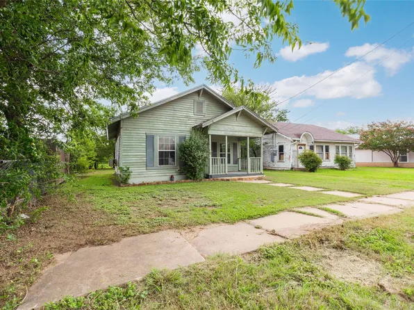 1806 1st St, Brownwood, TX 76801
