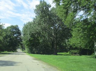 110-22 Sumner St, Wheaton, IL 60187