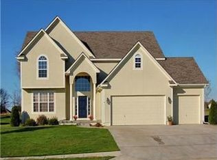 2603 NE Prairie Falcon Dr, Blue Springs, MO 64014