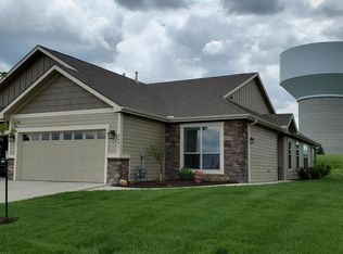 5639 Chimney Rocks Cir, Lawrence, KS 66049