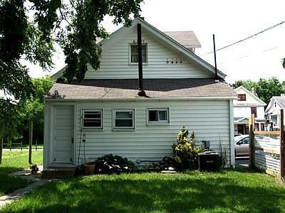 4th image of 2621 E 4th St