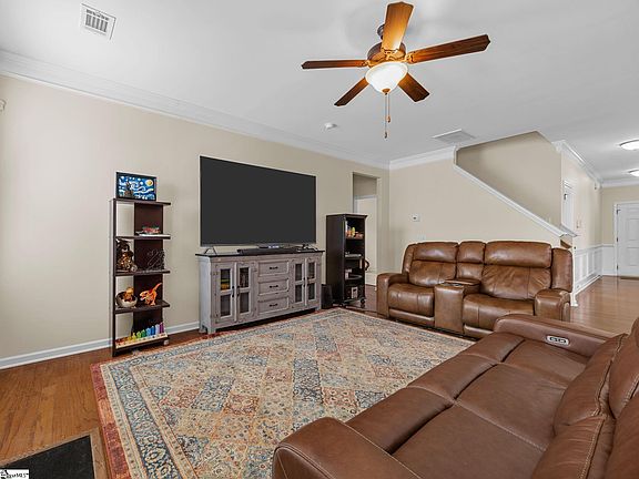 4th image of 511 Riverdale Rd