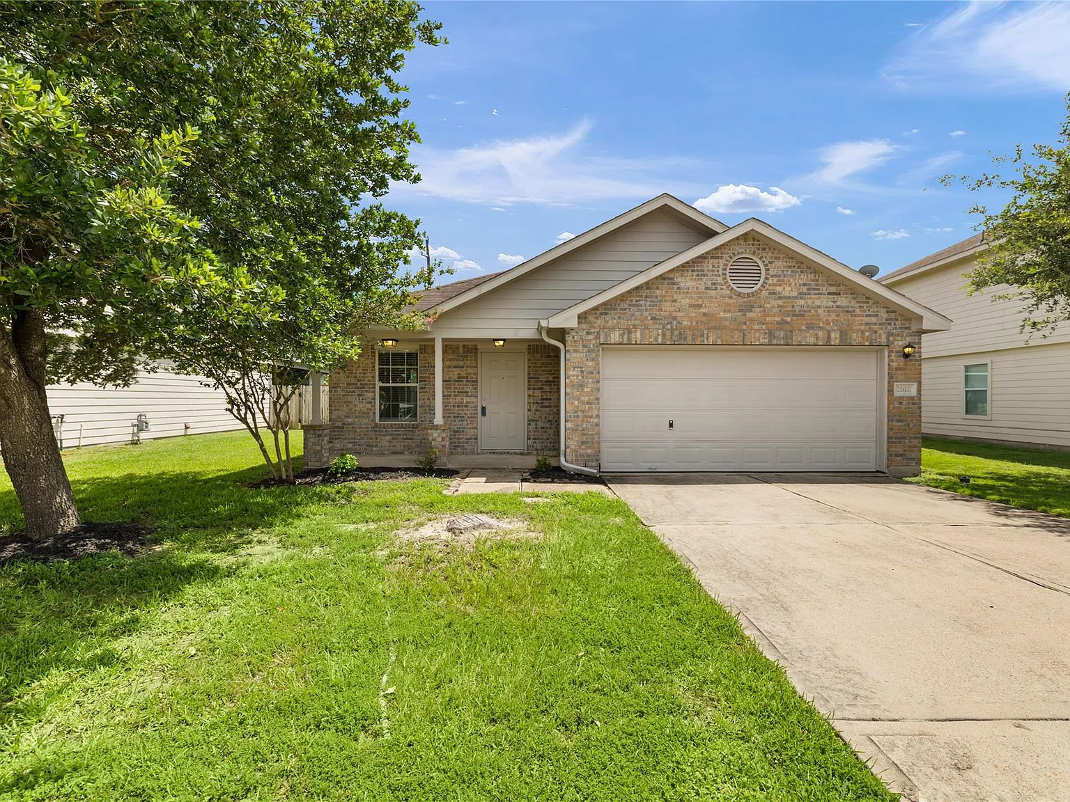 3 bed, 2.5 bath, 1715 sqft, $1,900 — Photo 1