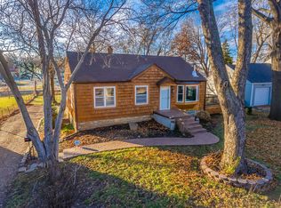 6122 Roger Rd, Shawnee, KS 66203