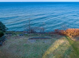 22822 Lake Rd, Rocky River, OH 44116