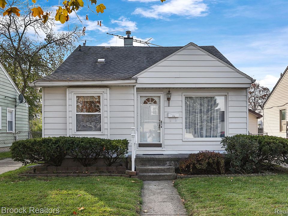 1st image of 2326 Rowland Ave
