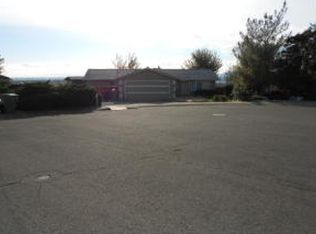 950 Springer Dr, Redding, CA 96003