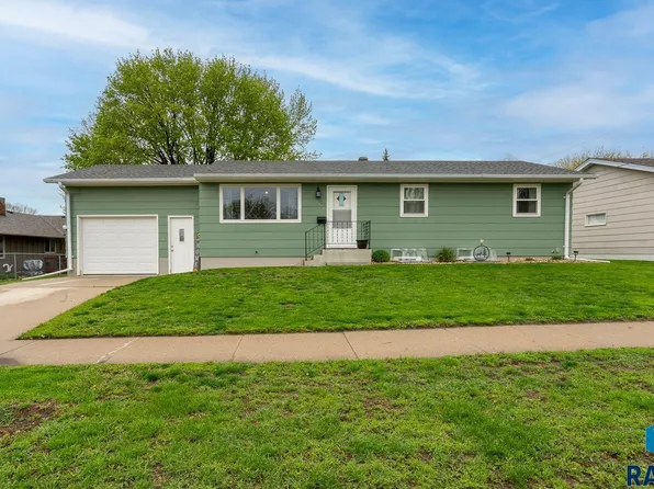 508 E Walnut St, Canton, SD 57013