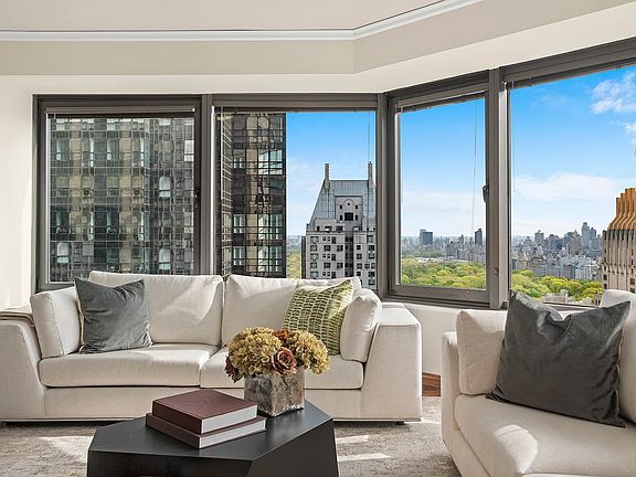 2nd image of 150 W 56th St APT 3502