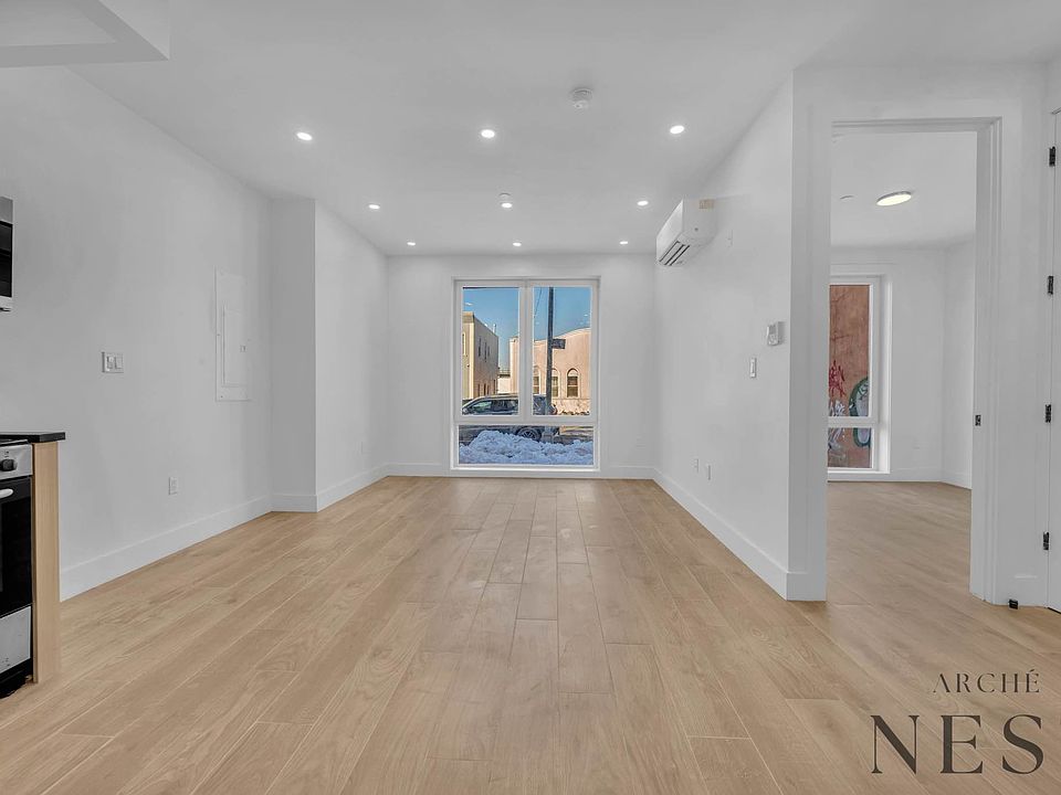 1st image of 1696 Pacific St #1E