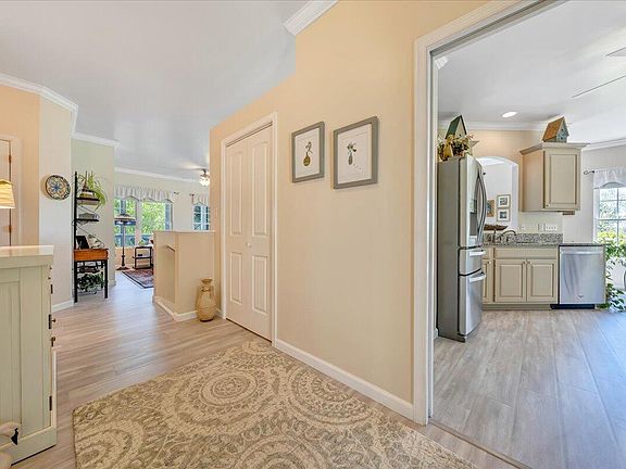 5th image of 108 Park Shores Cir