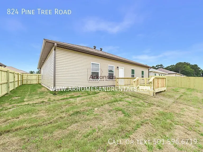 824 Pine Tree Rd — Photo 15