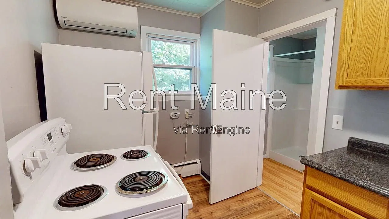 1 bed, 1.0 bath, $975 — Photo 2