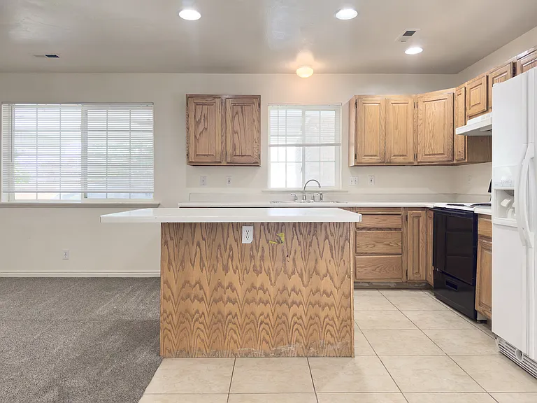 312 W 500 N — Photo 18