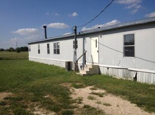 318 N Baese Rd, West, TX 76691