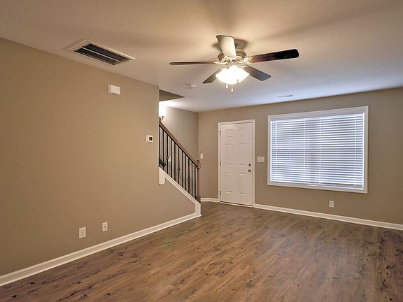 3rd image of 291 Alexander Blvd