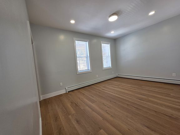 3rd image of 31 Milton Ave Floor 2