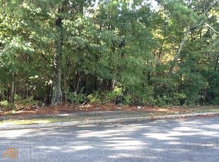 431 Creekview Dr, Stone Mountain, GA