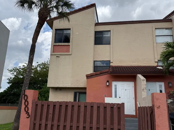 10003 NW 9th Street Cir APT 2, Miami, FL 33172