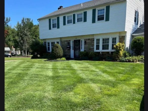 33 Timber Ln, Willingboro, NJ 08046