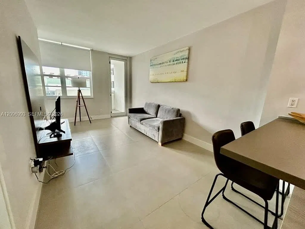 The Decoplage Condo — Photo 2