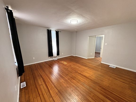 5th image of 111 S 13th St